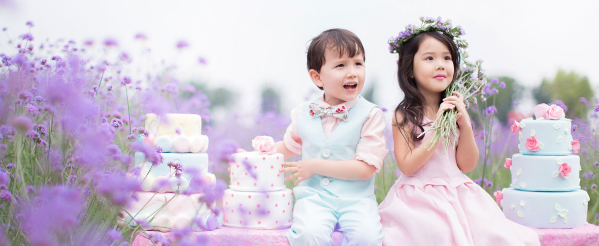 我們的攝影工作室專精於孕婦照、全家福照、寶寶寫真、親子寫真和兒童寫真。我們將用鏡頭捕捉您和家人最真摯的情感，從懷孕時的期待，到全家人的幸福時光，讓每一個珍貴瞬間都成為永恆的記憶。